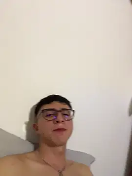 CamiRojas_boy webcam
