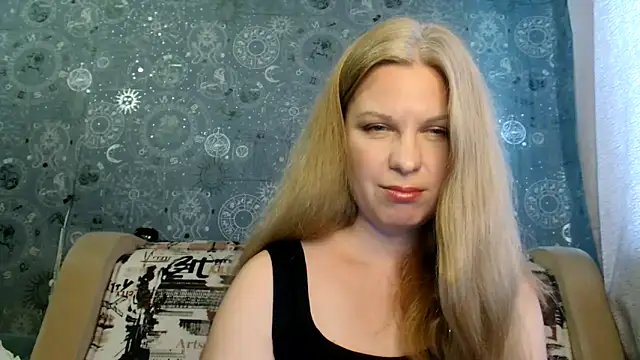 BlondeFox webcam