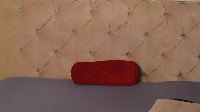 SarahLynz live sex cam