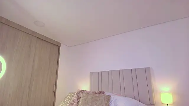 Anna-Lynn webcam