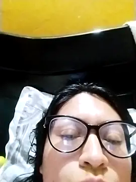 LatinSquirtBaby webcam