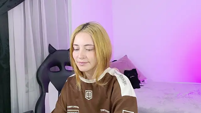 annie_mora webcam