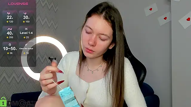 Nicole_Charm