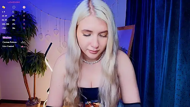 Evacadooo webcam