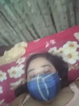 momo_loves webcam