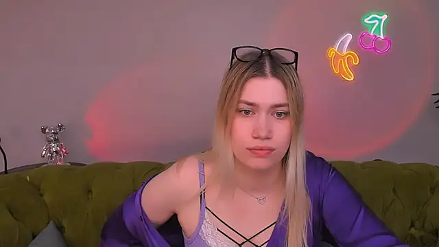 blonde_angell webcam