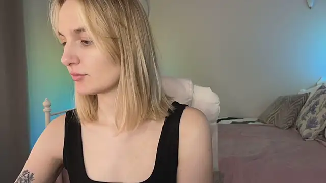 _Vikky_Moon_ webcam