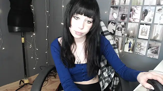 lucy8bit webcam