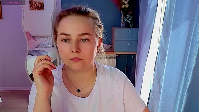 Mira_Mermayd webcam