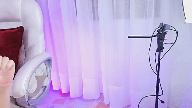 alejalatinhot webcam