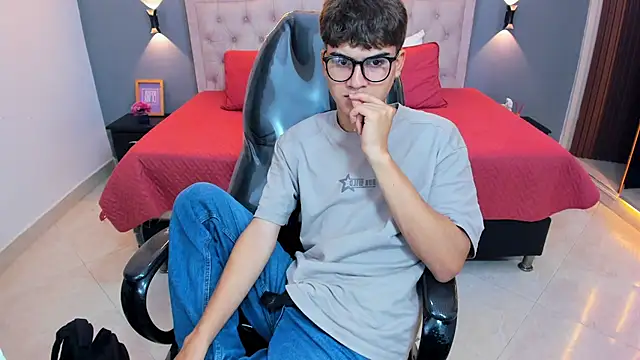 Tommy18__ webcam