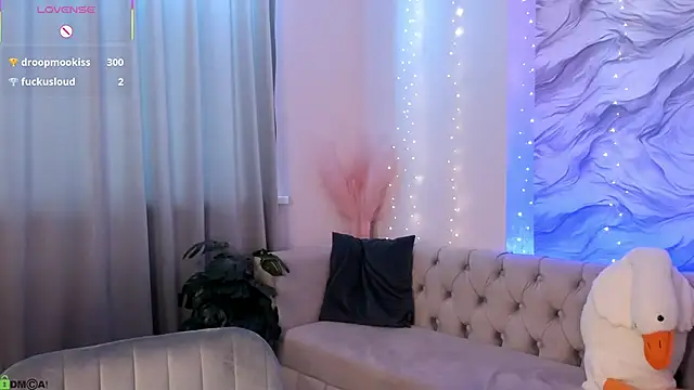 Aria_Mila webcam