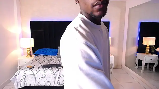 SkylerBigxxx webcam