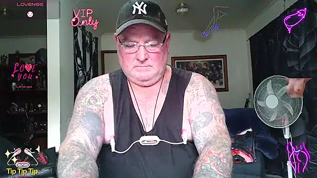 kinkyblueyes69 - KINKYBLUEYES69's free webcam - UK Sex Cams