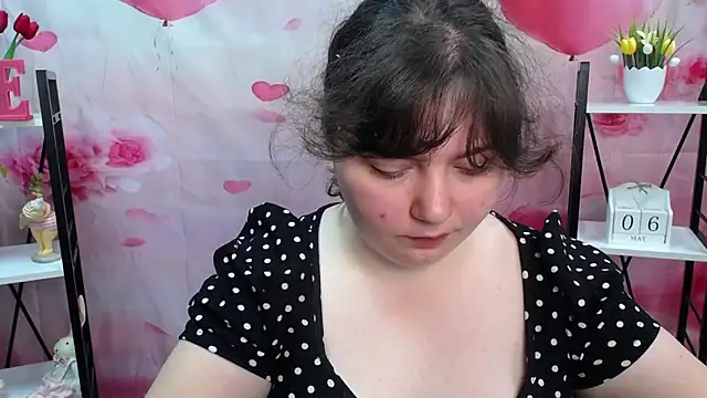 NeonilaLisova webcam