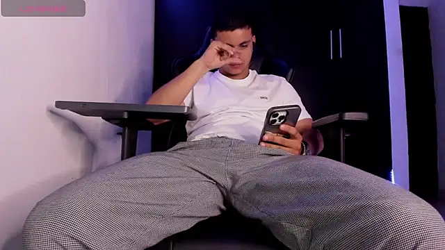 Liam_Mateo webcam