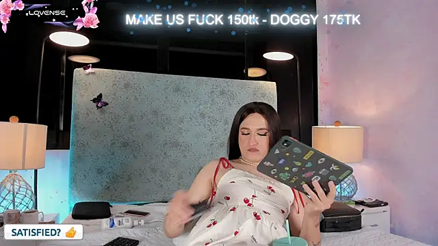 JESSI_NAOMI webcam