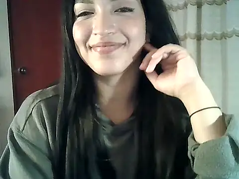 FallsForHerSmile webcam