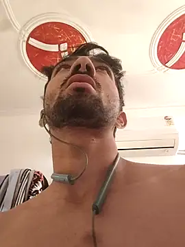 itsplayboy031 - ItsPlayboy031's free webcam - UK Sex Cams