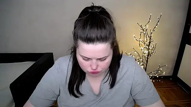 emily_mo - Emily_Mo's free webcam - UK Sex Cams