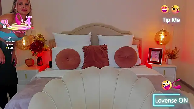 MissLoou webcam