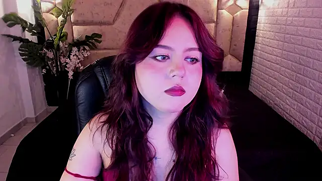 crimson_tati_ webcam