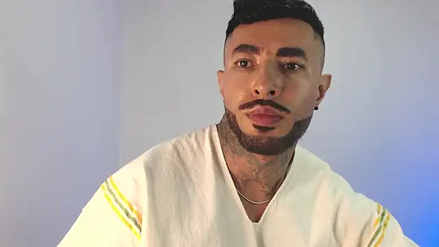 andrea_de_lucaa webcam