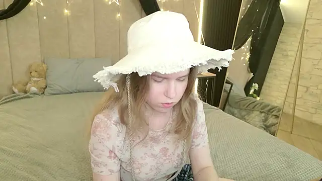 Alida_Brice webcam