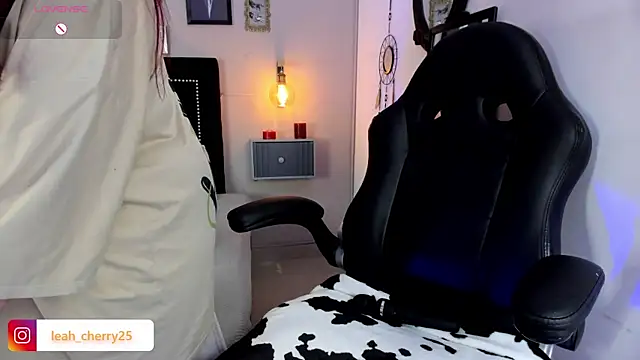 Leah_cherry webcam