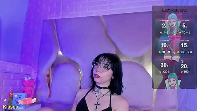 NaniiSisy webcam