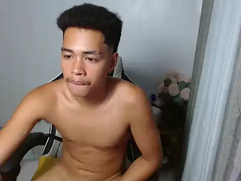 curlyasian_njxx webcam