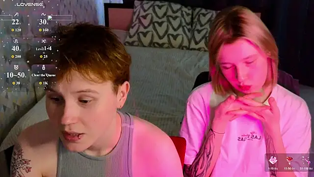 two_gerls_here webcam