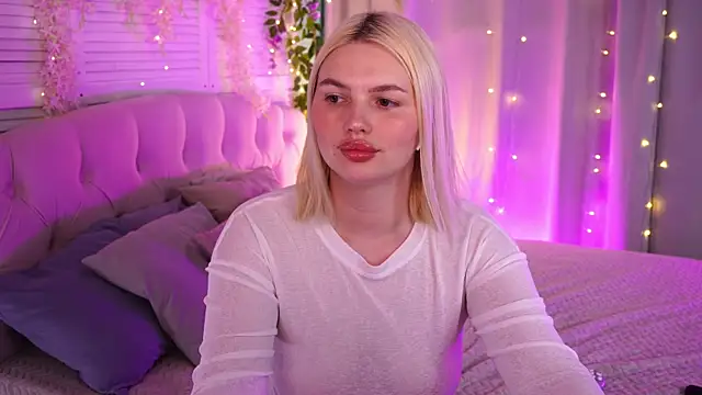 AmeliaWeells webcam