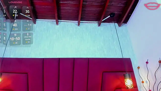 Maya_curvy webcam