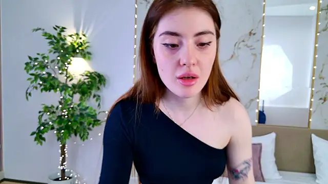 Emily_Less webcam