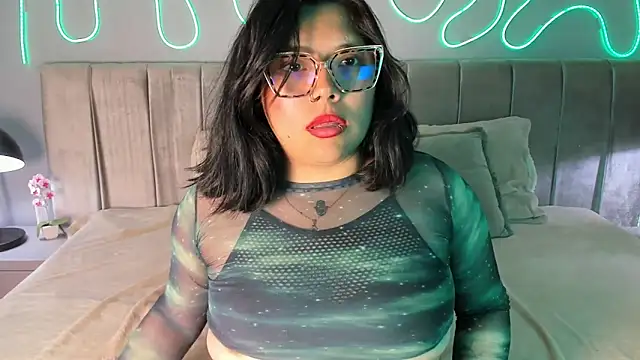 Amarisse_sides webcam