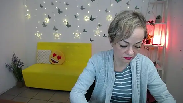 NikaMayu webcam