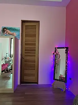 mommyselenafit_ from StripChat is Freechat