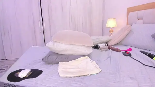 megan_rous_ webcam