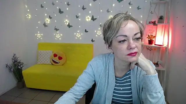 NikaMayu webcam