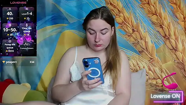 elenamaeer (F young) - let's play