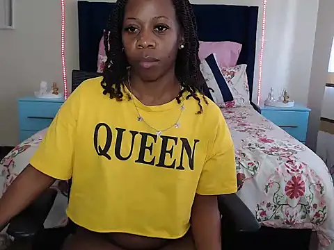 QUEENMANDYY