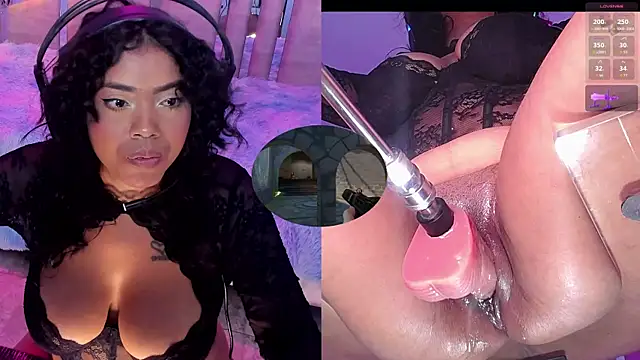 NinaCapelli webcam
