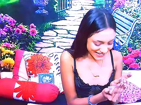 IndianPretty14u2Luv webcam