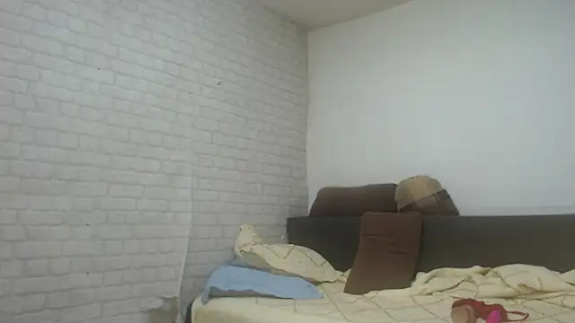 EmmaSquirt webcam