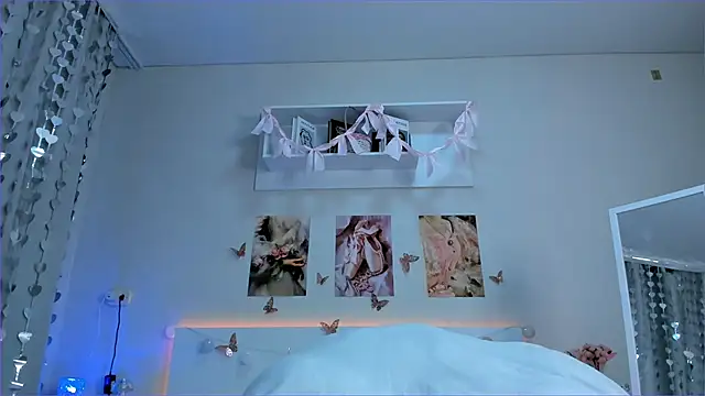 Milly_Lane webcam