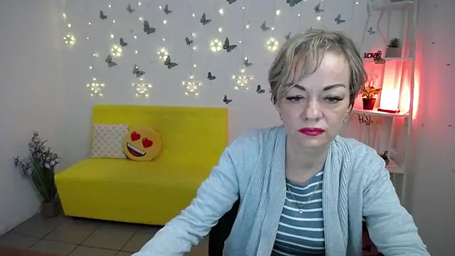NikaMayu webcam