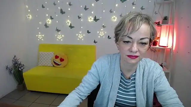 NikaMayu webcam