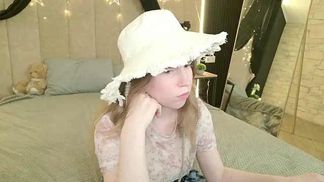 Alida_Brice webcam