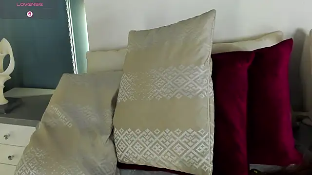 MiaKay1 webcam
